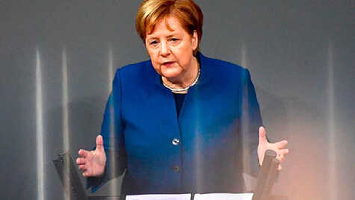 Almanların Üçte Biri Merkel\'in 2021\'den Önce Görevini Bırakmasını İstiyor