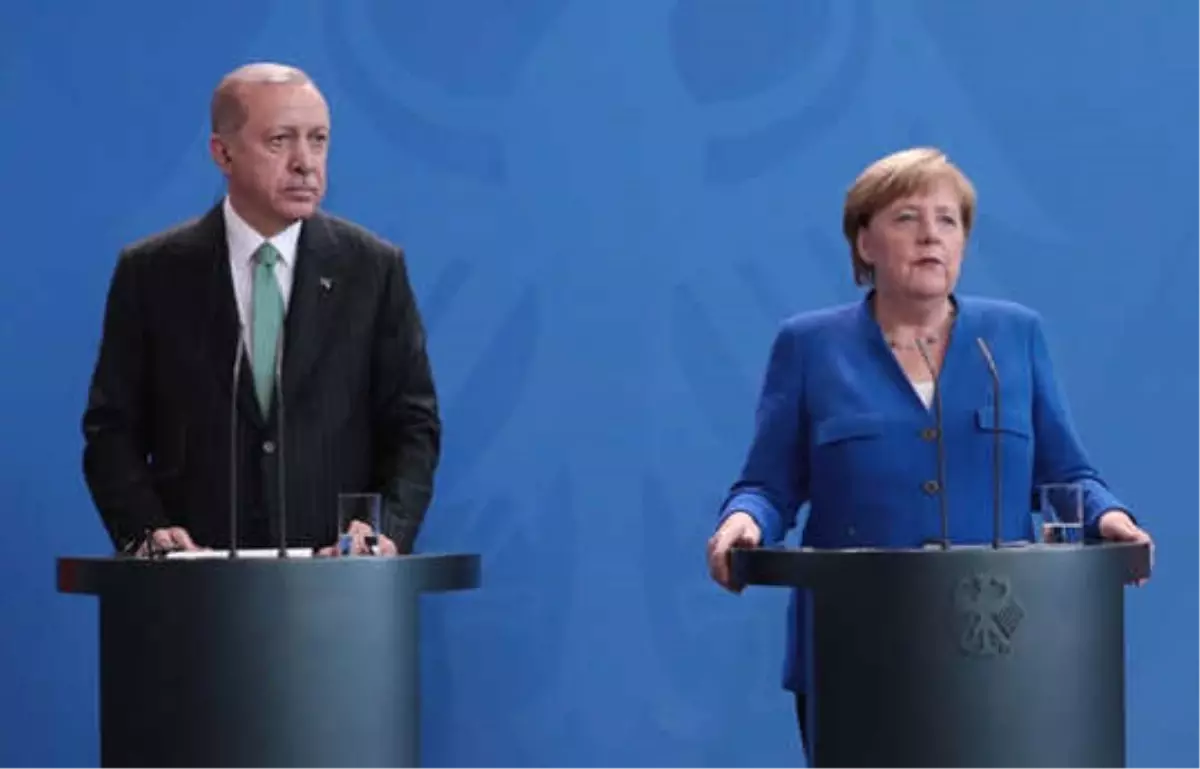 Erdoğan, Merkel ile telefonda görüştü