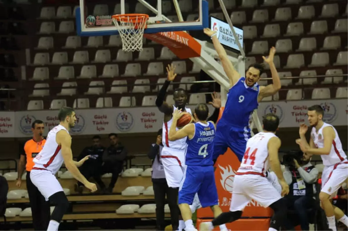 Gaziantep Basketbol: 80 - İstanbul Bbsk: 69