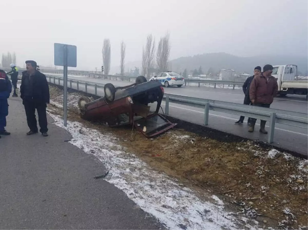 Gediz\'de Trafik Kazası: 6 Yaralı