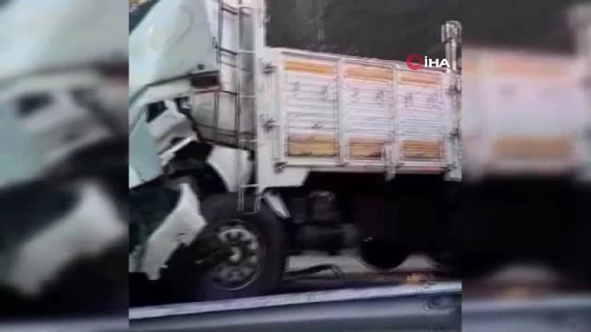 Isparta\'da Zincirleme Trafik Kazası: 2\'si Ağır 5 Yaralı