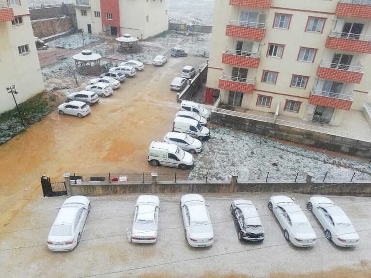 Mardin\'de Kar Yağışı Etkili Oldu