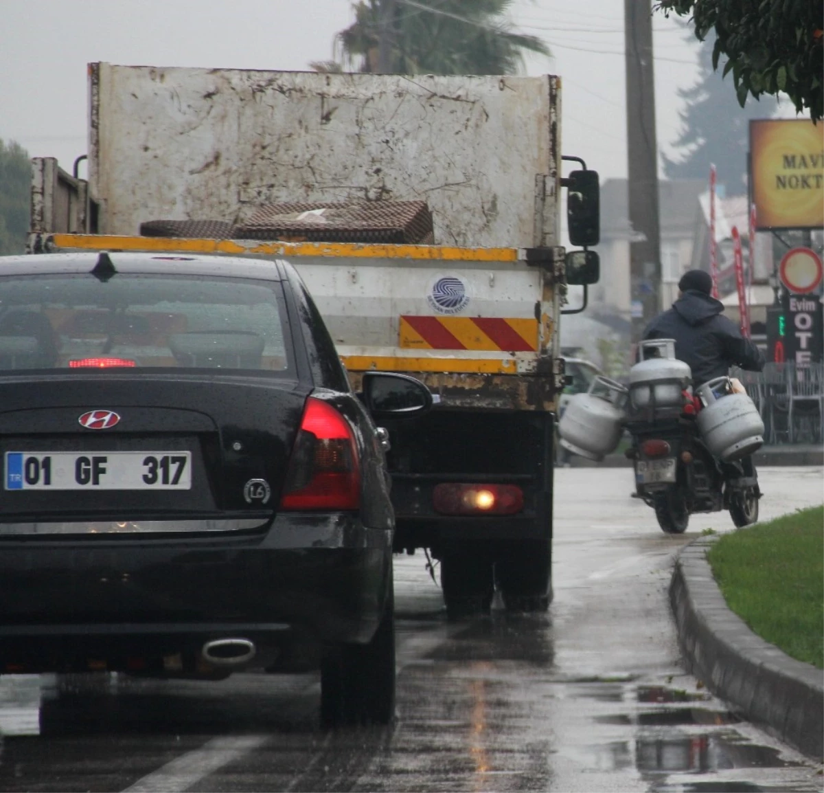 Motosikletle Mutfak Tüpü Taşımacılığı