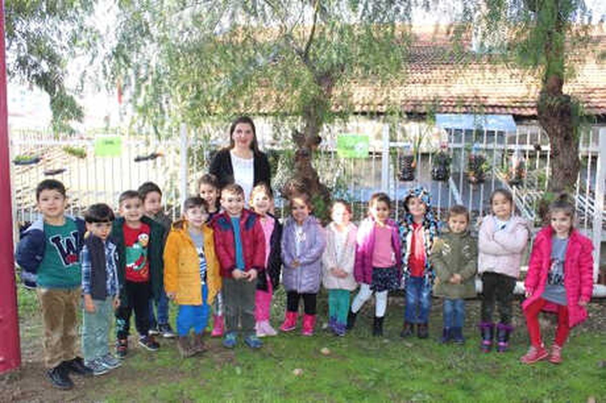 Öğrenciler Geri Dönüşümü Sebze Yetiştirerek Öğrendi