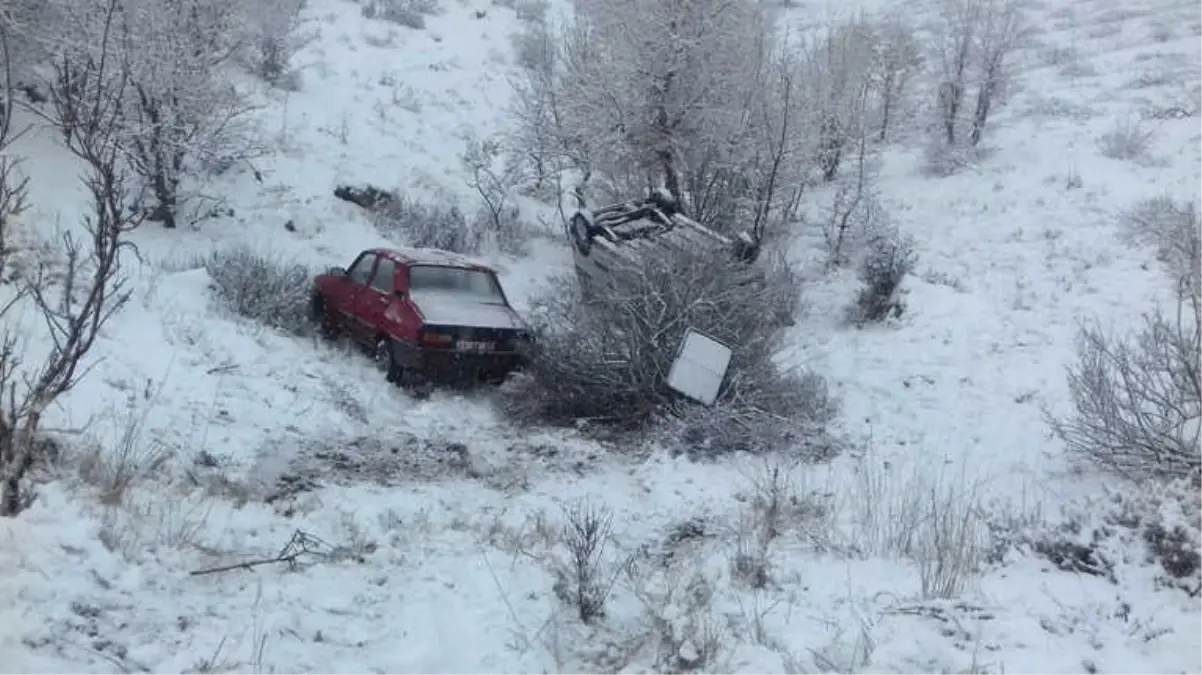 Otomobil Buz Pistine Dönen Yolda Şarampole Yuvarlandı: 4 Yaralı