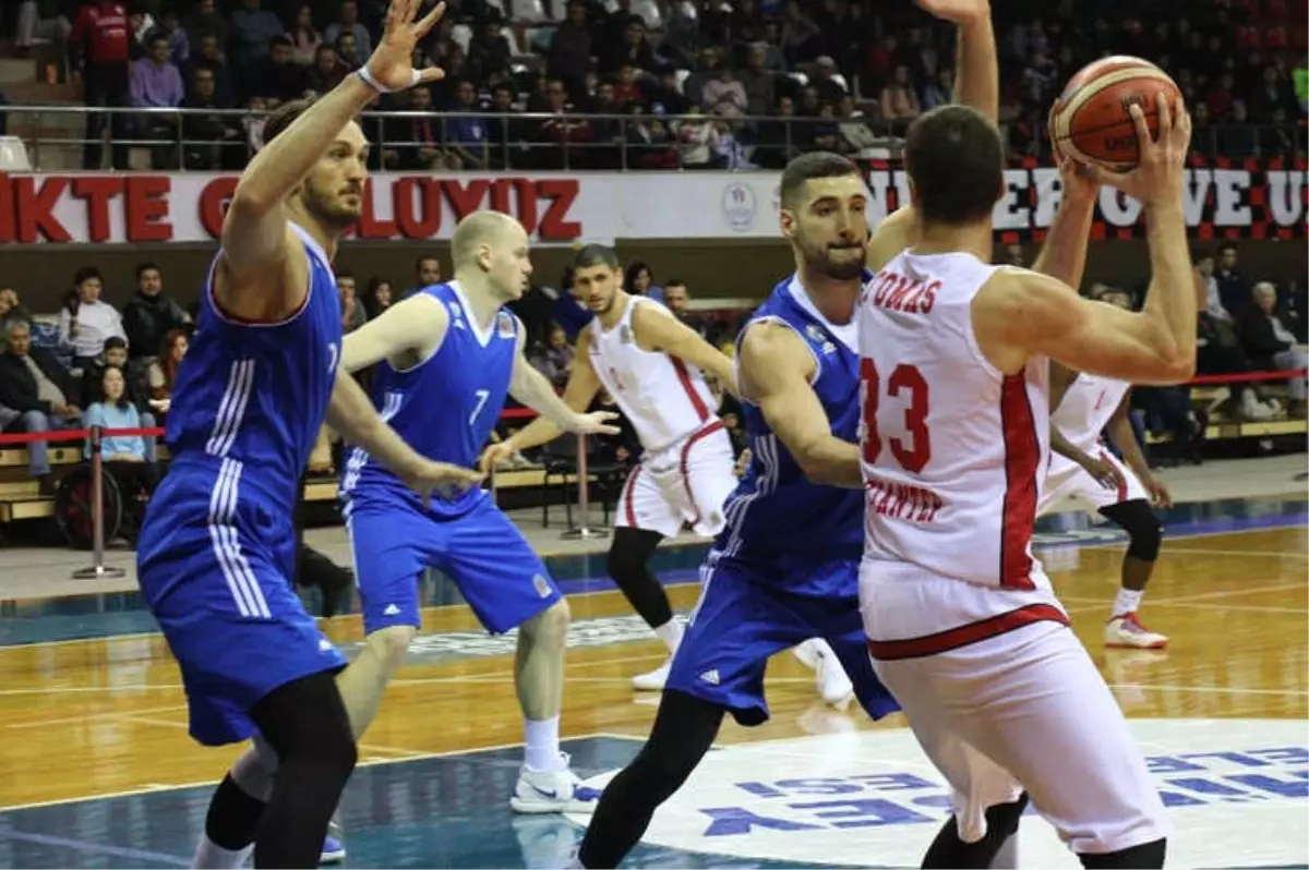 Tahincioğlu Basketbol Süper Ligi: Gaziantep Basketbol: 80 - İstanbul Bbsk: 69