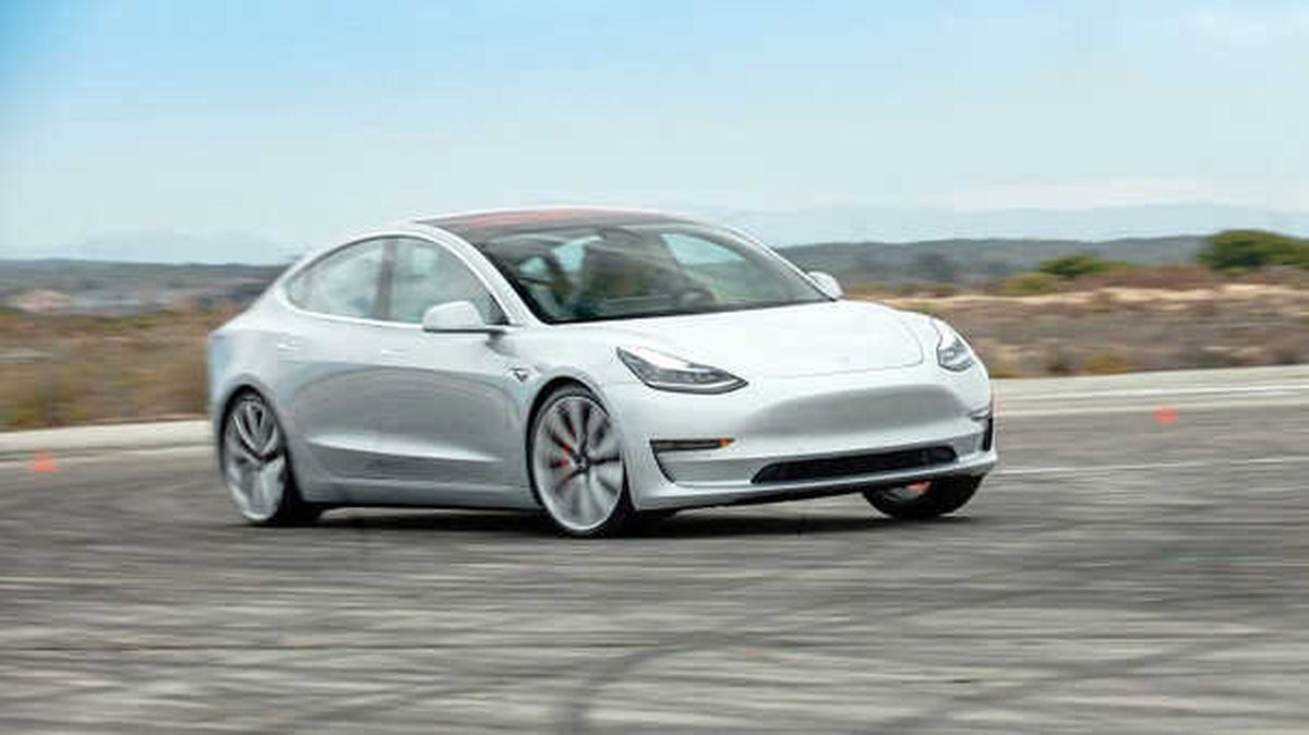 Tesla, Model 3\'ün Yapım Aşamalarını Paylaştığı Bir Video Yayınladı