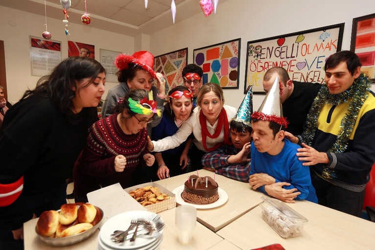 Yenimahalle\'nin Engel Tanımayan Kursiyerleri Yılbaşı Partisinde