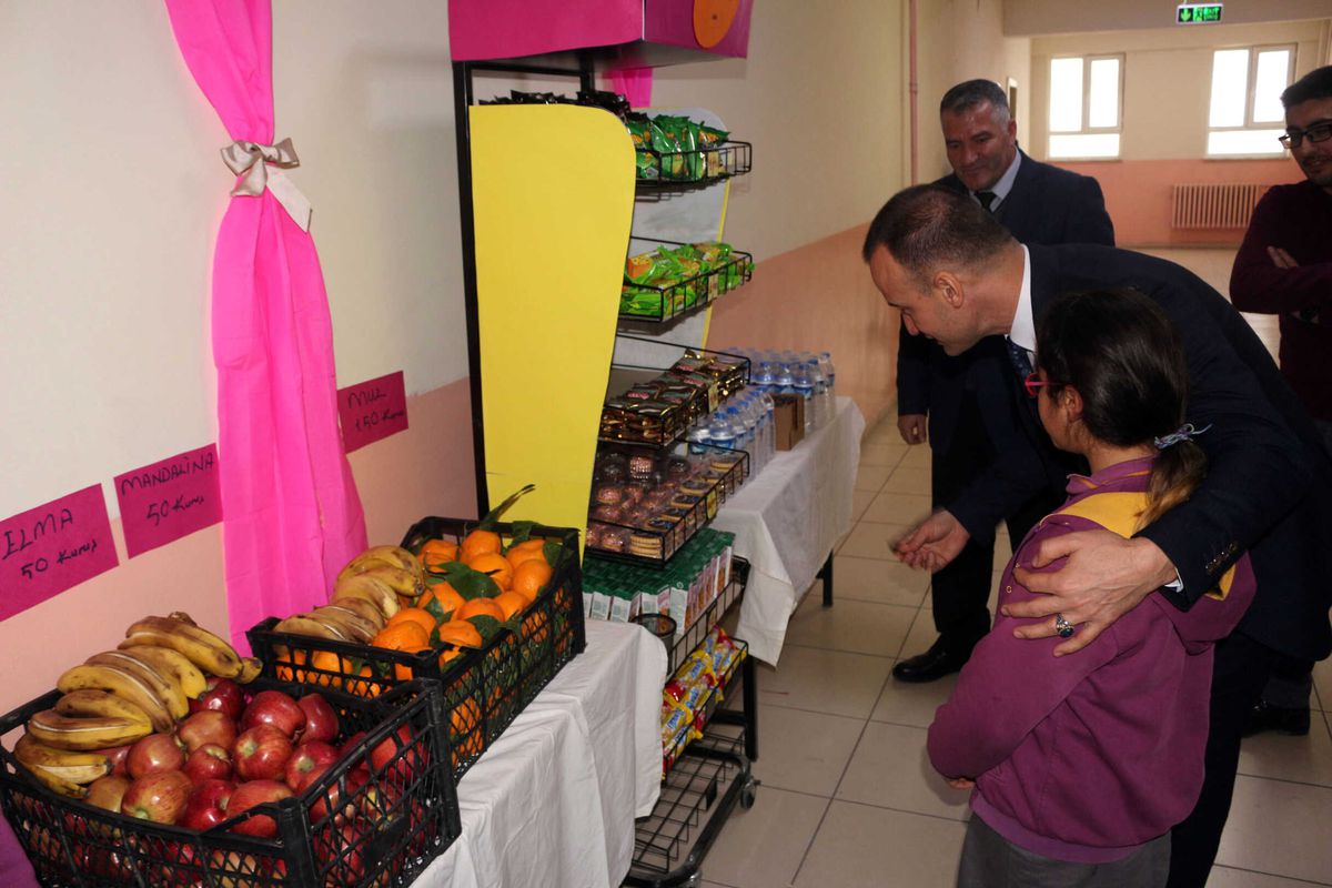 Ağrı\'da \'Dürüstlük Manavı\' Açılışı