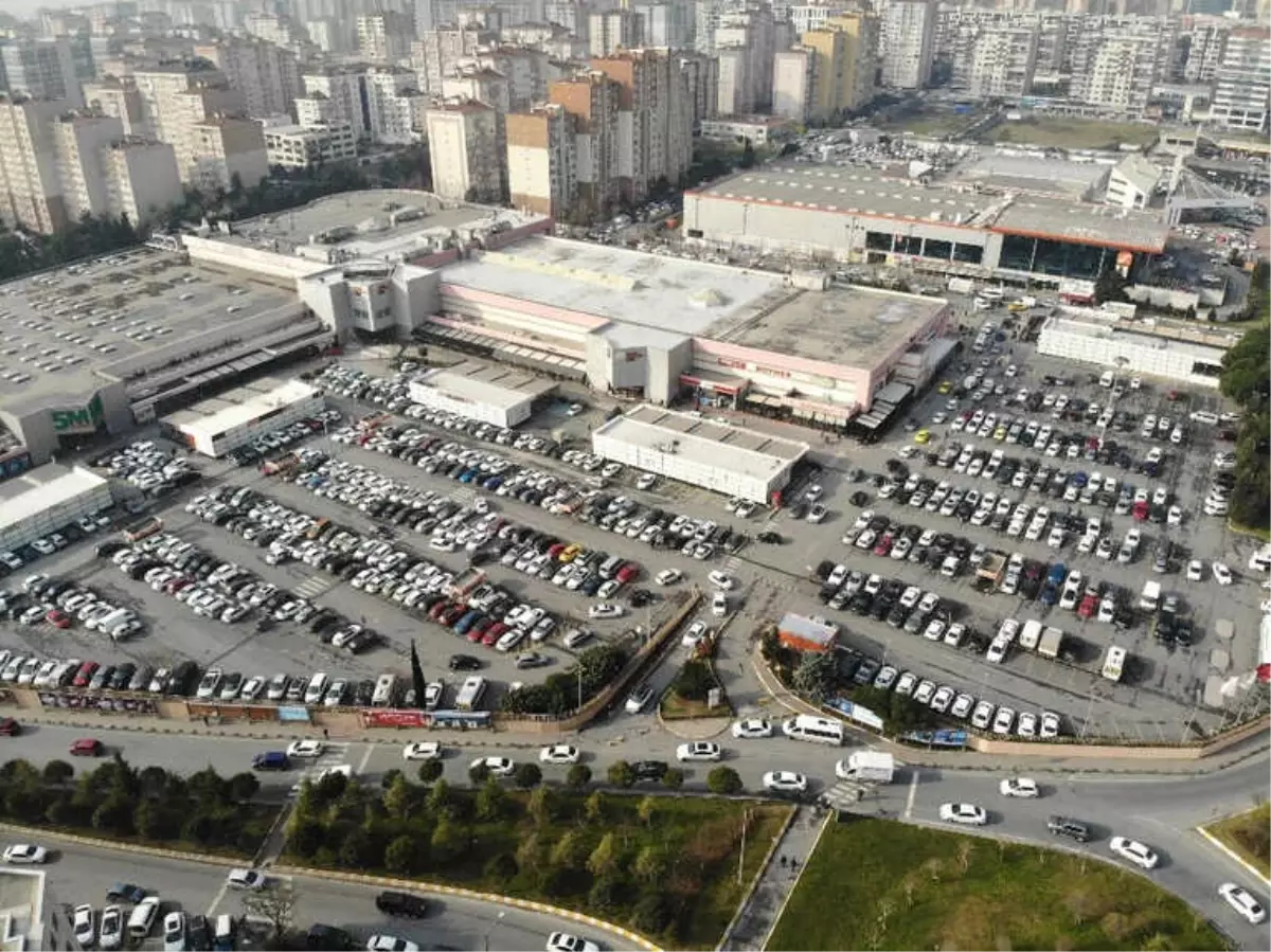 Alışveriş Merkezlerinde Yeni Yıl Yoğunluğu