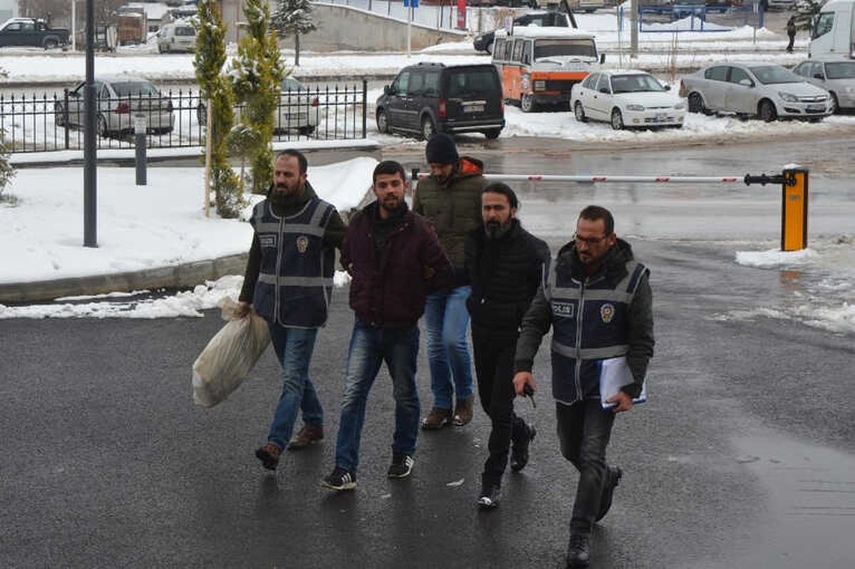 Arkadaşını Kalbinden Bıçaklayıp Öldüren Zanlı Tutuklandı