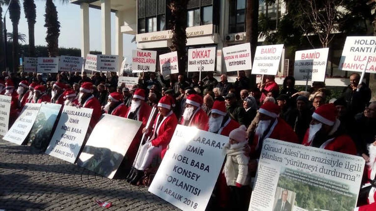Arsa Mağdurlarından \'Noel Baba\' Kıyafetli Eylem