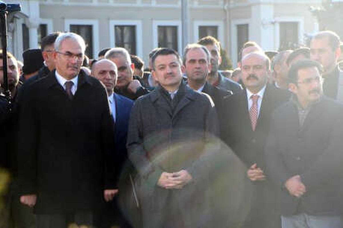 Bakan Pakdemirli: 2023 Hedefimiz Dünyadaki Her İnsan İçin Bir Fidan Dikmek