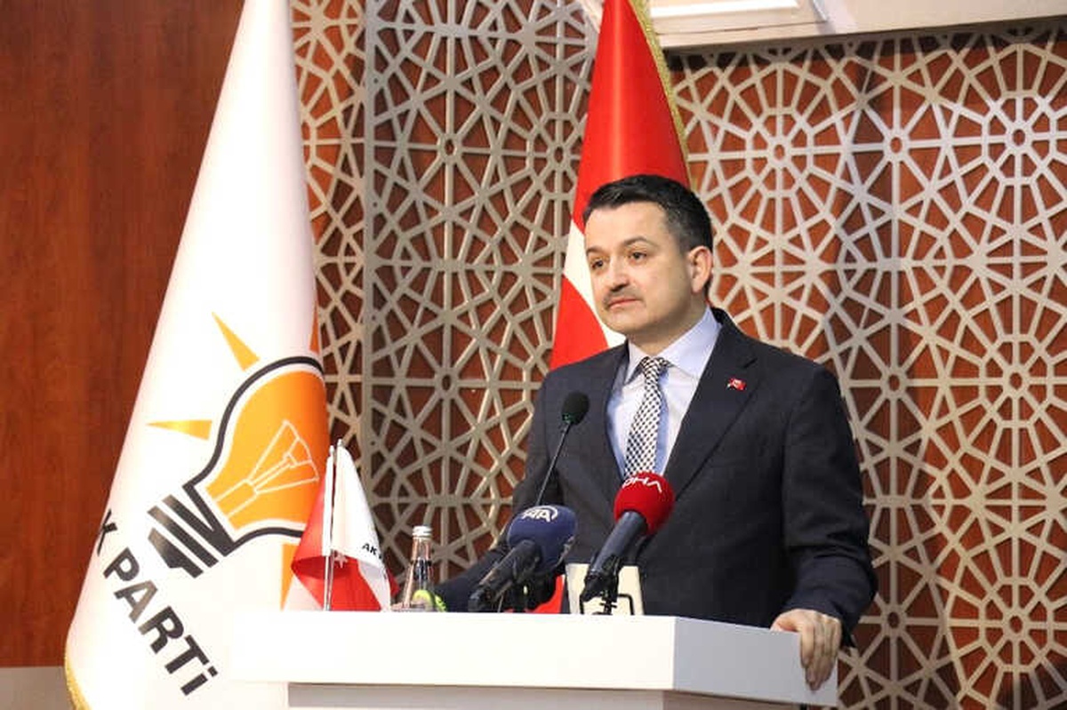 Bakan Pakdemirli: "Chp Safsata Siyaseti Üzerinden İş Yapıyor"
