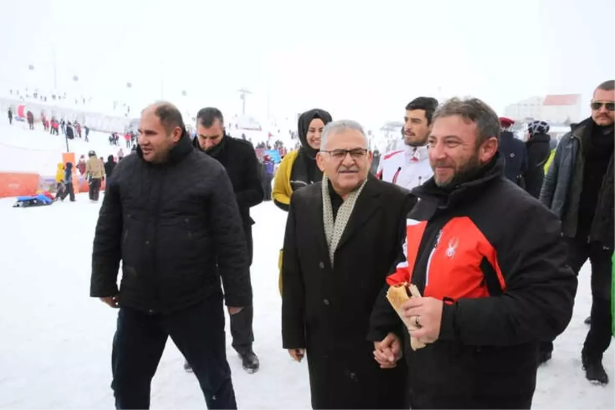 Başkan Dr.memduh Büyükkılıç "Erciyes Bu İlgi ile Anadolu\'nun Kış Merkezi Olduğunu İspatlamıştır"