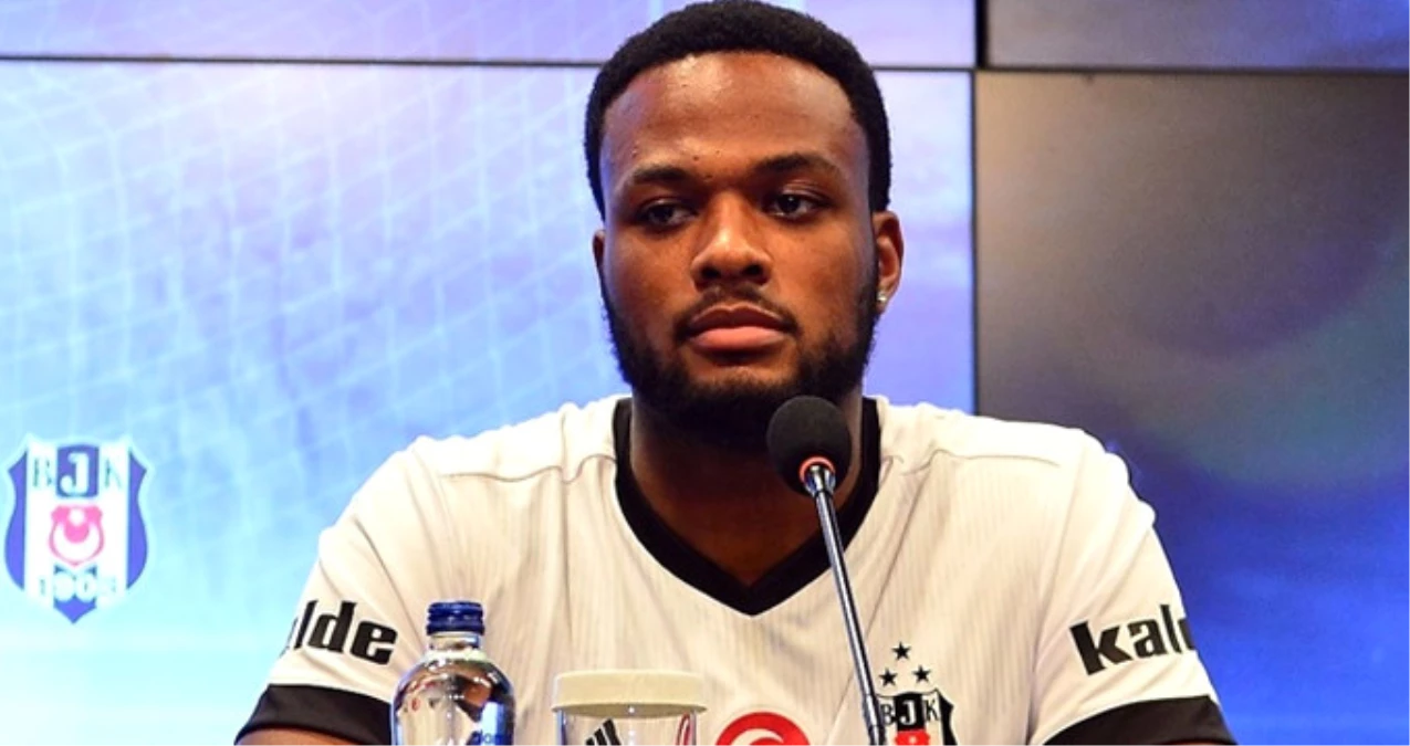 Beşiktaş, Cyle Larin\'i Kiralık Olarak Gönderiyor