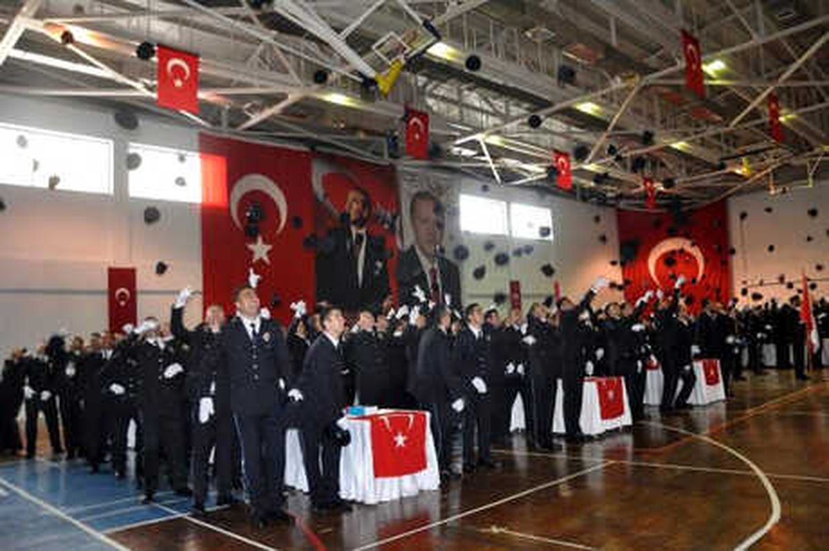 Bitlis\'te 259 Polis Adayı, Yemin Ederek Diploma Aldı