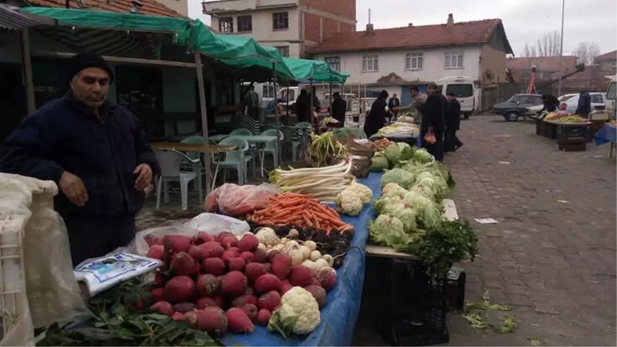 Bu Pazar Yarım Asırdır Dua ile Açılıyor