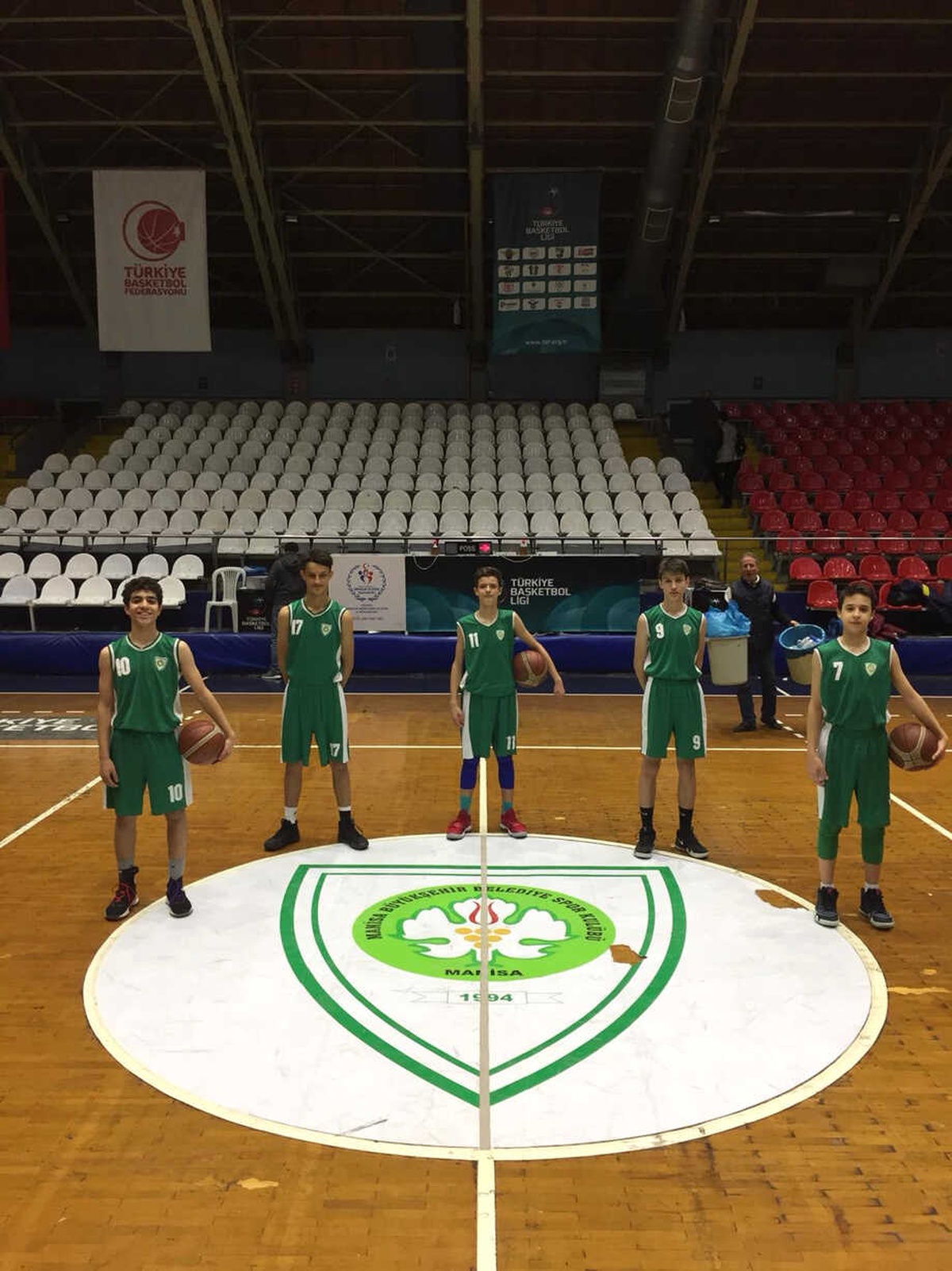 Büyükşehir\'in Yıldız Basketbolcuları Manisa İl Karmasında İlk Hedefine Ulaştı