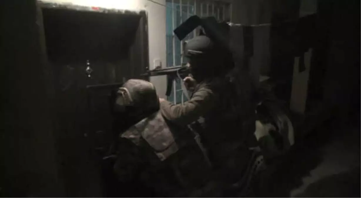 Deaş\'ın Bombacıları Kocaeli\'de Şafak Baskınında Yakalandı