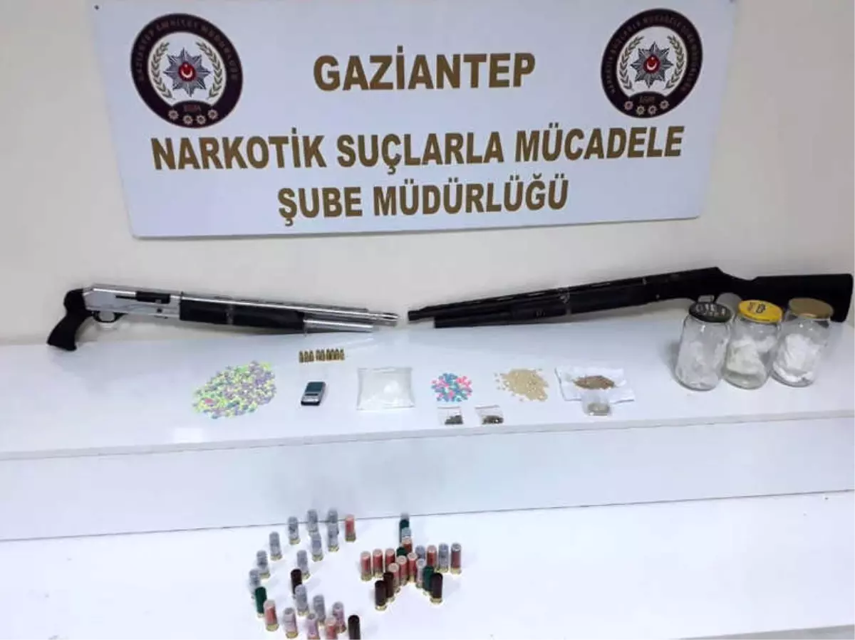 Gaziantep\'te 15 Adrese Eş Zamanlı Uyuşturucu Operasyonu: 15 Gözaltı