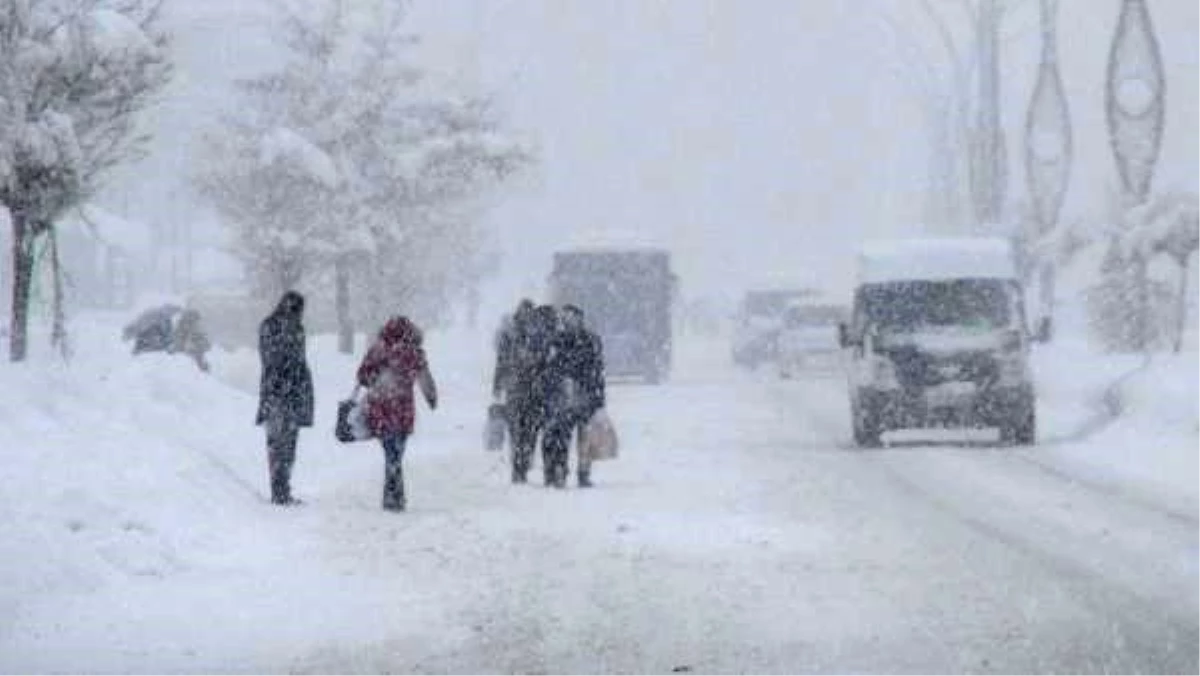 Hakkari ve Bitlis\'te 383 Köy ve Mezranın Yolu Ulaşıma Kapandı (2)