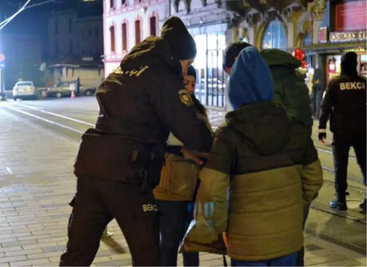 İstiklal Caddesinde Bekçiler de Görev Yapıyor