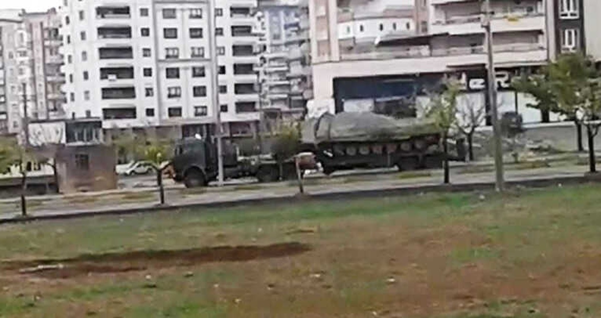 Suriye Sınırına Tank Sevkiyatları Sürüyor