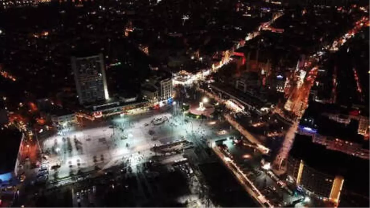 Taksim Meydanı Yılbaşı Kutlamaları Öncesi Havadan Fotoğraflandı