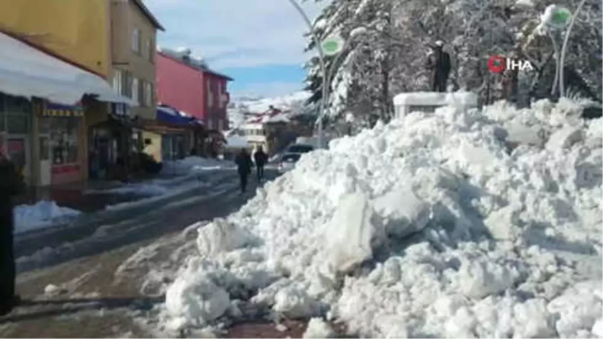 Tunceli\'de Kar Yağışı Etkisini Sürdürüyor