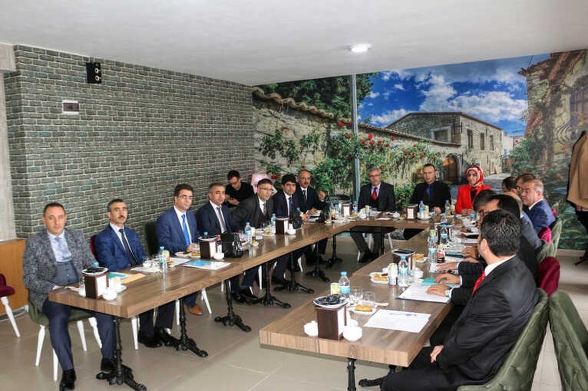 Tutak\'ta "İlçe Milli Eğitim Müdürleri" Toplantısı