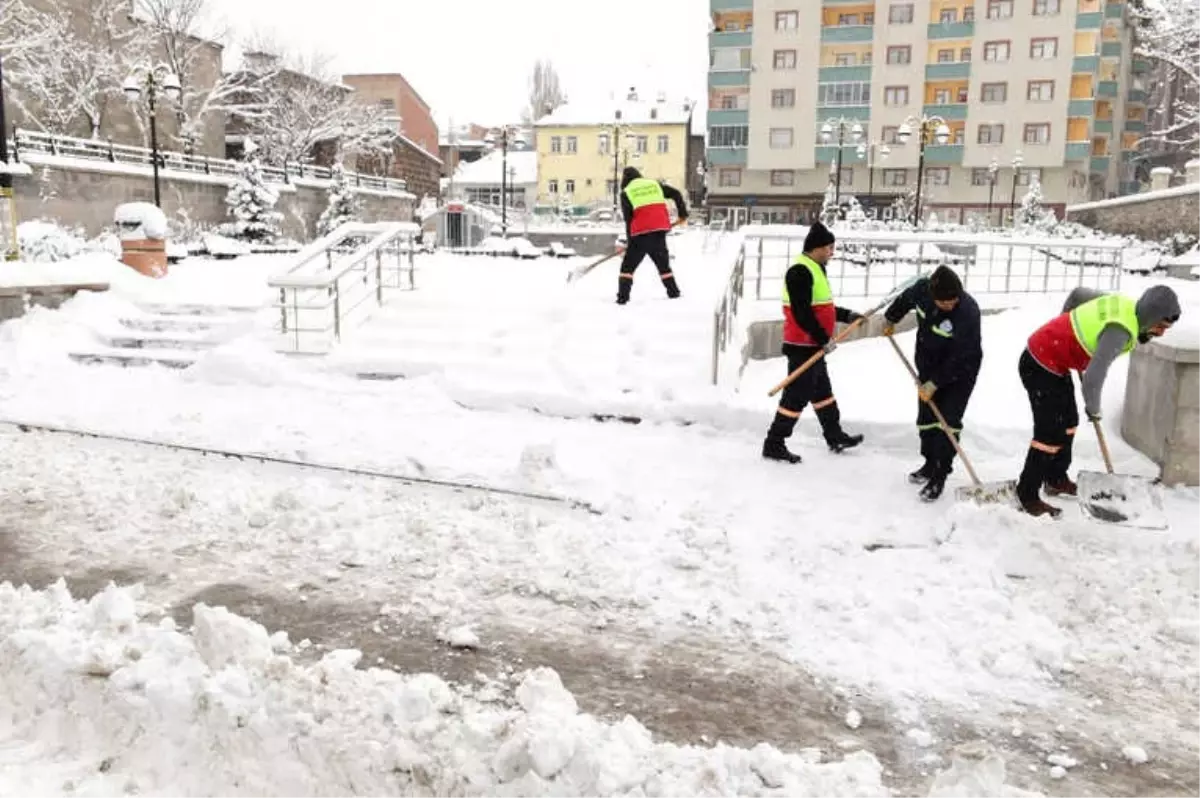 Yakutiye, Kar Çalışmalarına Devam Ediyor