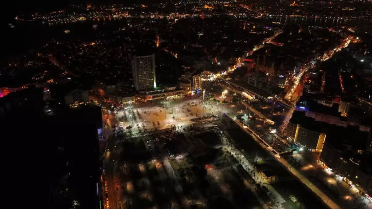 Yeni Yıla Saatler Kala Taksim Meydanı Havadan Görüntülendi