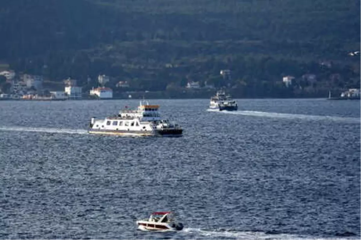 Yeni Yılın İlk Gününde, Feribot Seferlerine \'Poyraz\' Engeli