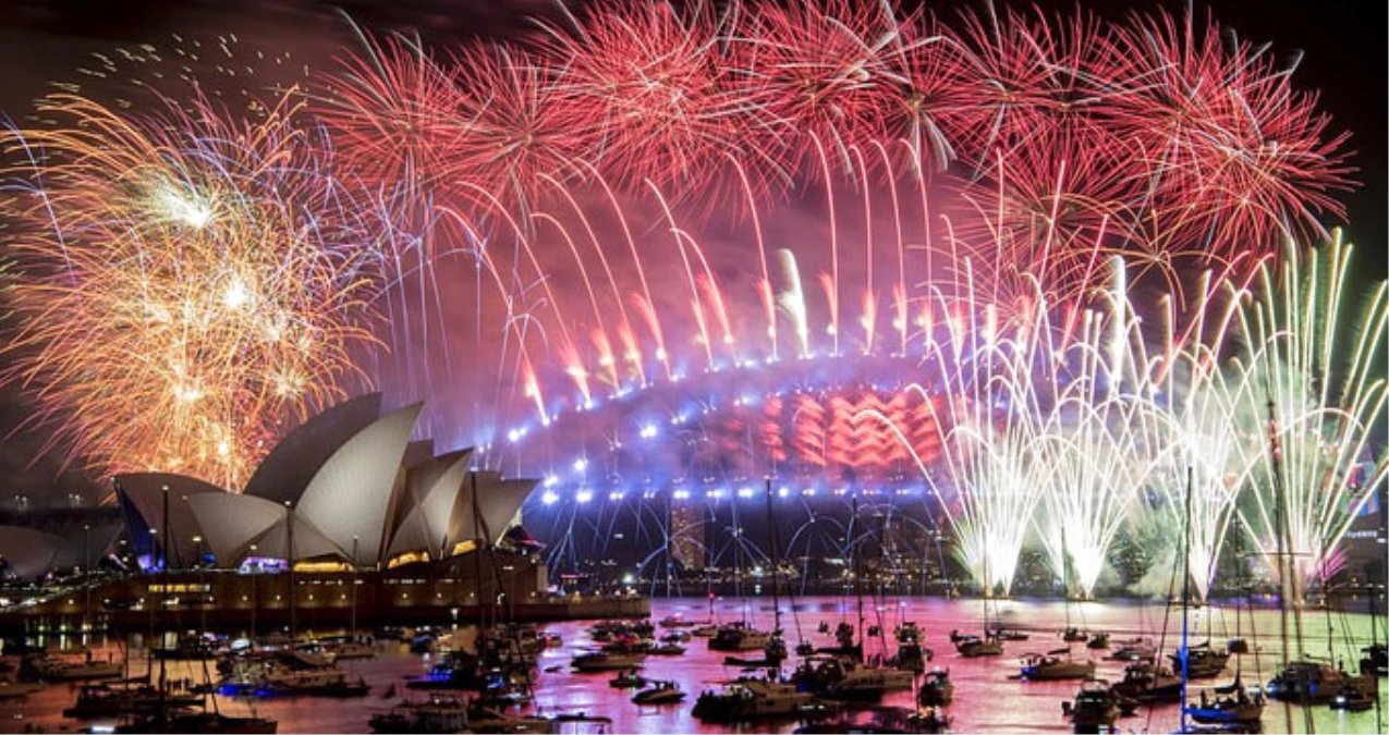 Dünya Yeni Yılı Karşılıyor! İşte Ülkelerin Muhteşem Kutlama Görüntüleri