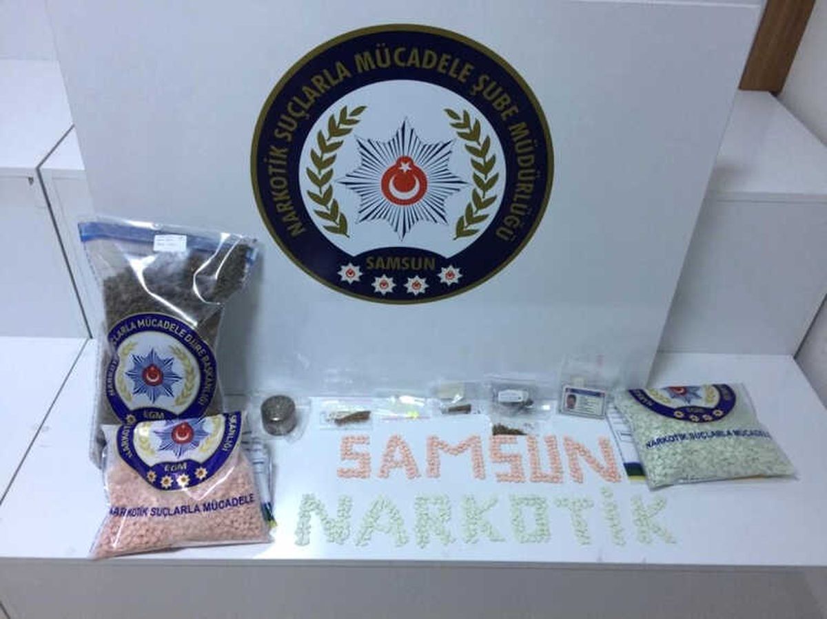 Yılbaşı Öncesi Uyuşturucu Operasyonu: 1\'i Kadın 4 Gözaltı