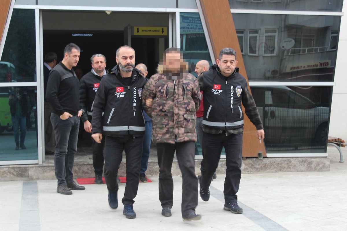2 Kardeşi Öldürüp Alem Yapmış