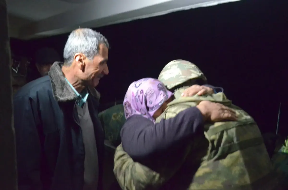 Afrin Sınırında Duygusal Buluşma