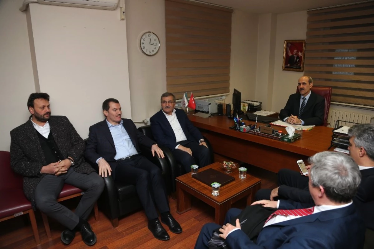 AK Parti Zeytinburnu Belediye Başkan Adayı Arısoy\'dan Yeni Yıl Ziyareti
