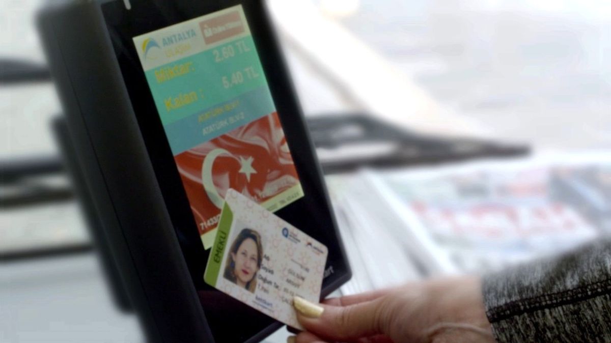 Antalya\'da Emekli ve Eşlerine İndirimli Toplu Ulaşım