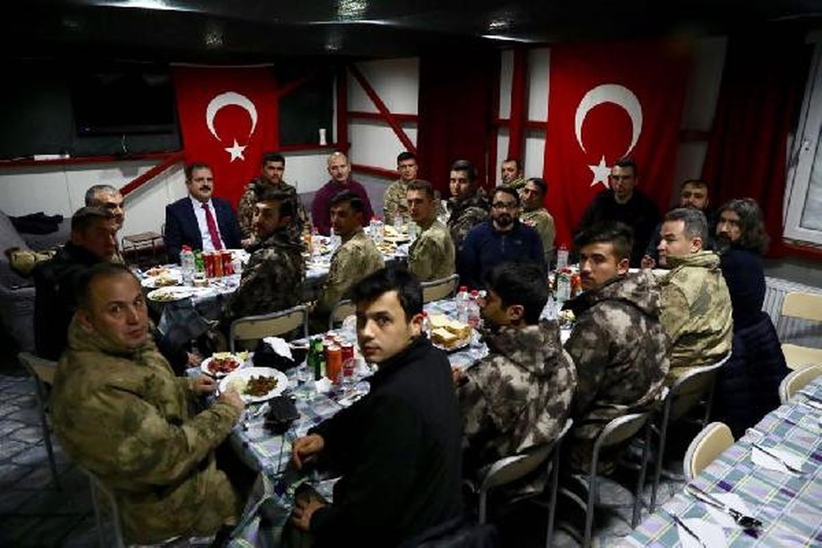 İç İşleri Bakanı Süleyman Soylu, Yılbaşını Yüksekova\'da Askerlerle Geçirecek