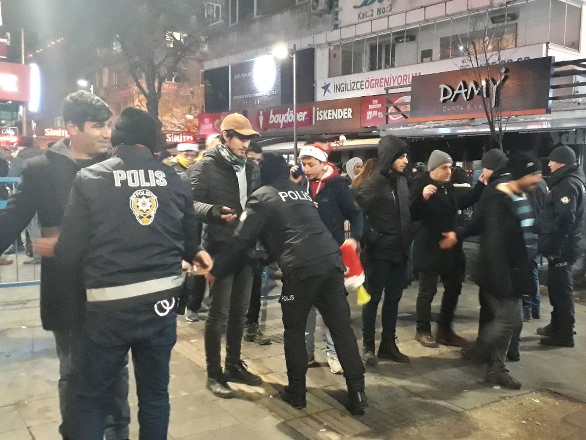 Başkent\'te Yılbaşı Gecesi İçin Geniş Güvenlik Önlemleri Alındı