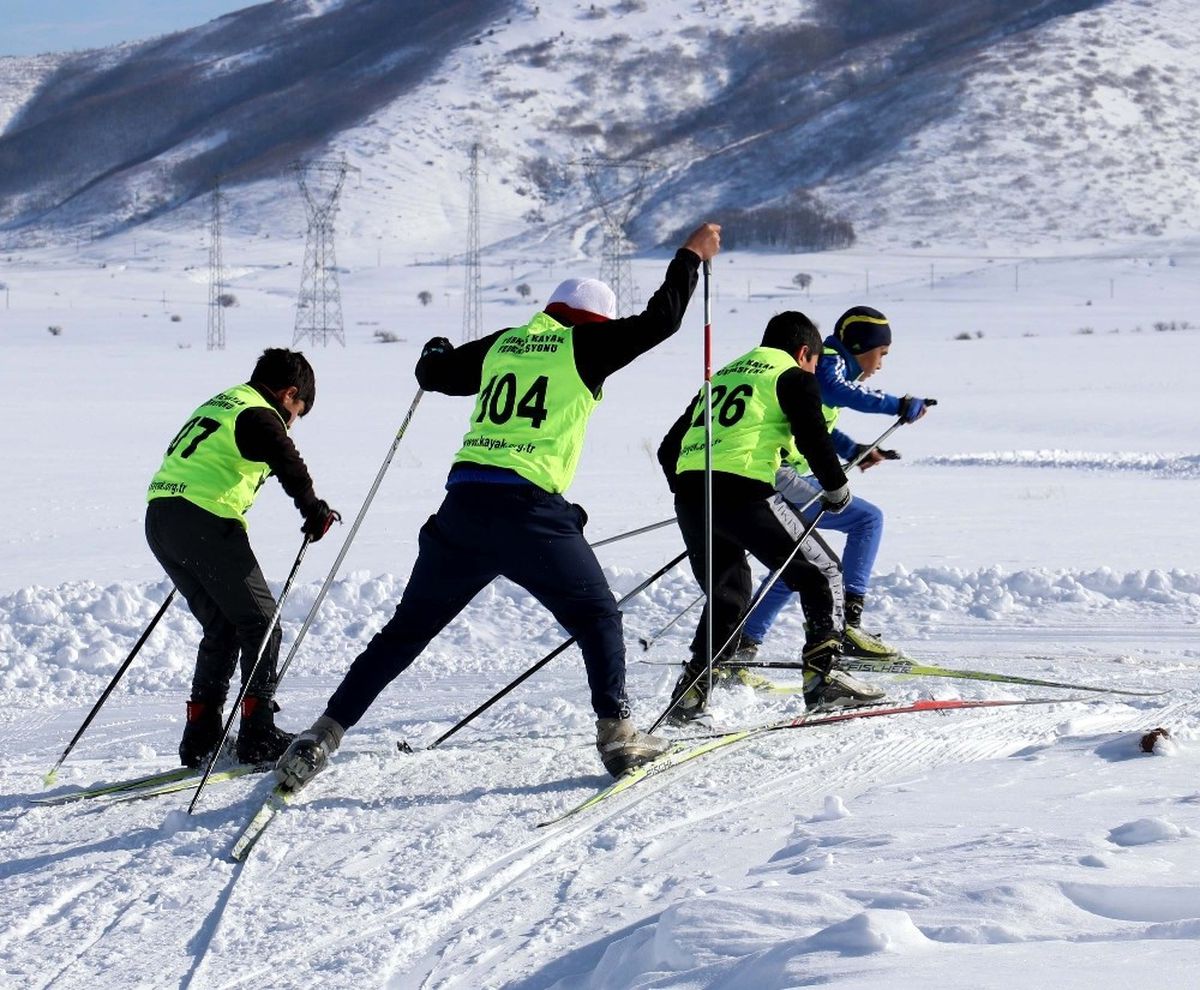 Bitlis\'te \'Kayaklı Koşu\' Yarışması