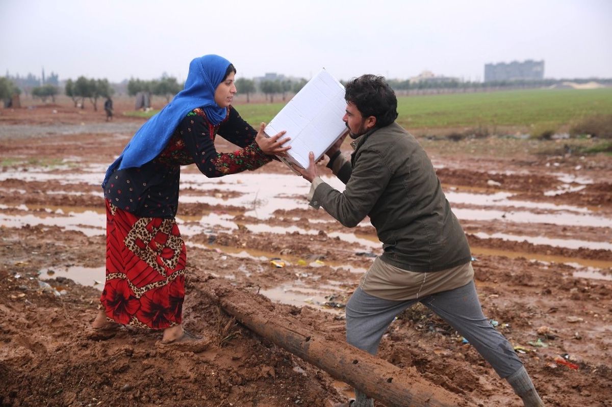 Çadırda Yaşayan Suriyelilere Gıda Yardımı