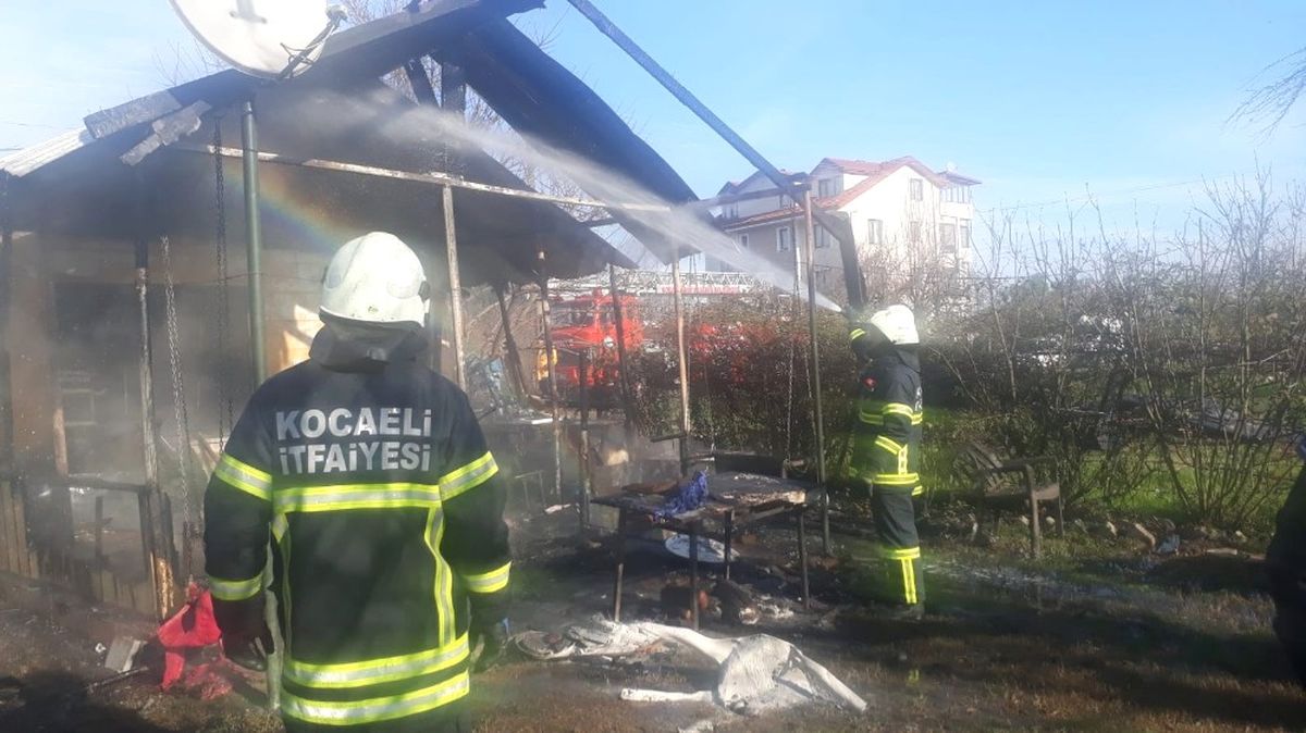 Çiftlik Evi Yanarak Küle Döndü