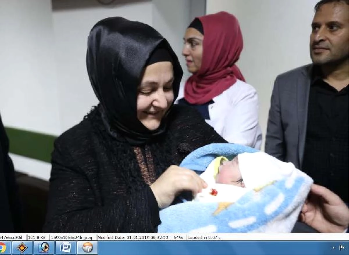 Diyarbakır\'da 2019\'un İlk Bebeğine Esma Adı Verildi