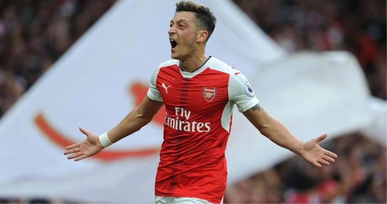 Fenerbahçe\'nin Peşinde Olduğu Mesut Özil, Arsenal\'den Ayrılmak İstemiyor