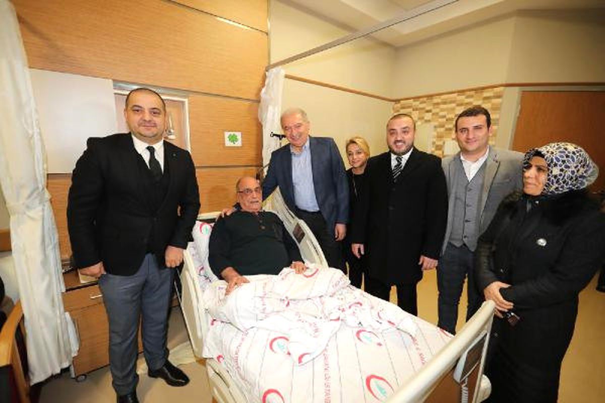 İbb Başkanı Uysal, İtfaiye Görevlileriyle Sohbet Ederken Yangın Alarmı Geldi