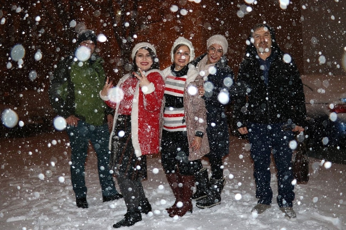 İranlı Turistlerin Yılbaşında Kartopu Sevinci