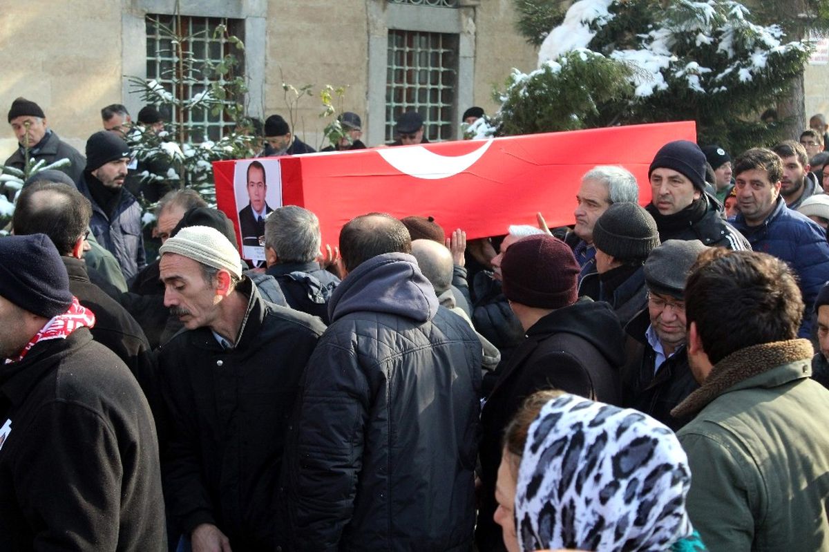 Irmakta Boğulan Polis Memuru Toprağa Verildi